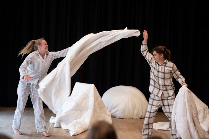 Til Teatermagi i efterårsferien kan du bl.a. opleve Pyjamasvenner i Maskinhallen på Amager og på Blågårdens Bibliotek.