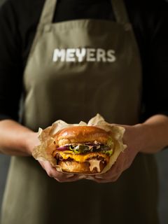 Meyers har udviklet en ny burgerbolle til salg i foodservice.
