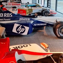 Uddannelsen til Motorsport Engineering MEng foregår ved det prestigefyldte Oxford Brookes University.