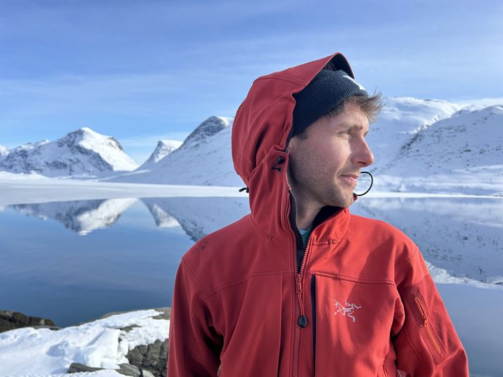 Efrén López-Blanco arbejder for at finde nye måder at overvåge klimaforandringer i Arktis uden russiske data.