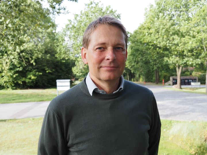 Jørgen Eriksen er professor og sektionsleder ved Institut for Agroøkologi på Aarhus Universitet og projektleder arbejdet med for NUAR-beregneren.