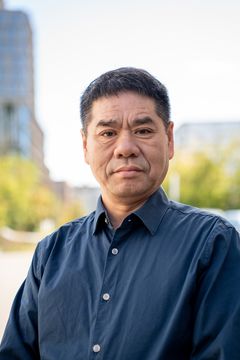 Xuping Zhang forsker i fremtidens robotteknologi og i samspillet mellem mennesker, robotter og deres omgivelser. Målet er robotter, der ikke bare bliver mere avancerede, men kan samarbejde sikkert og intelligent med mennesker og skabe værdi inden for blandt andet produktion, energi og sundhed.