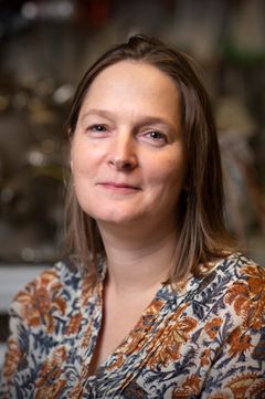 Professor Liv Hornekær fra Institut for Fysik og Astronomi på Aarhus Universitet modtager 4 mio. euro fra Den Europæiske Forskningsfond (ERC). Det er hendes tredje bevilling fra ERC.