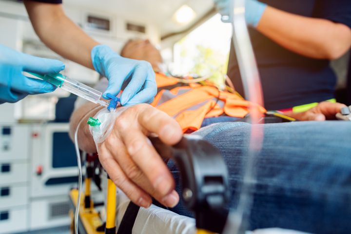 Minutterne er kritiske, når en patient ankommer til akutmodtagelsen med en blodprop. Skal den behandles medicinsk eller ved operation? En ny blodprøveteknik, som forskere ved Aarhus Universitet har udviklet, kan reducere behandlingstiden markant.