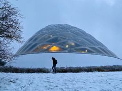 Væksthusene i sne. Foto: Trine Bjerre Mikkelsen og Science Museerne. Kan frit bruges til redaktionel omtale.