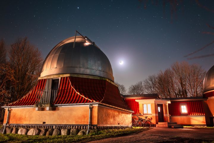 På Ole Rømer Observatoriet kan man opleve en stjerneforevisning i den mørke tid. Foto: Ruslan Merzlyakov og Science Museerne, Aarhus Universitet
