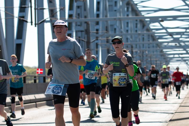Tusindvis af motionister forventes at løbe over Den Gamle Lillebæltsbro lørdag 4. maj. Foto: Lillebælt Halvmarathon