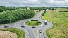 Første spadestik blev taget ved rundkørslen tæt på Tømmerup. Foto: Vejdirektoratet