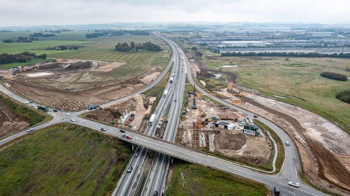 Frakørsel 55 Horsens N hvor en ny bro er ved at blive bygget for Østbirkvej. Foto: Vejdirektoratet