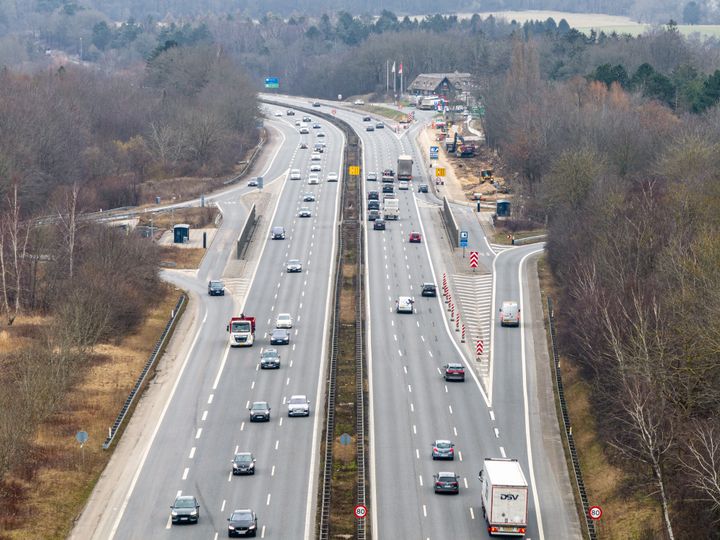 92 % af trafikanterne mener, de er gode til at holde til højre. På vejene ser virkeligheden dog ikke altid sådan ud. Foto: Vejdirektoratet