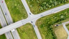 Til- og frakørsel på østlig side af Årslev <11> på Svendborgmotorvejen bygges om med højresvingbaner og lyskryds. Foto: Vejdirektoratet.