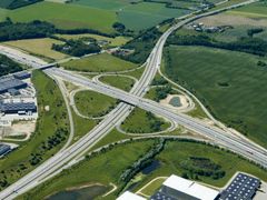 Der skal lægges asfalt i det ombyggede motorvejskryds ved Aarhus V hen over sommeren.