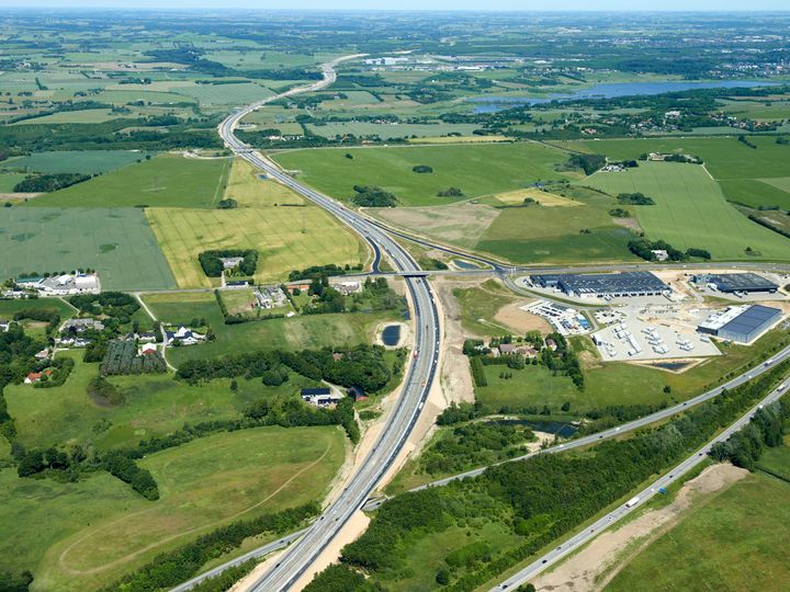 Til- og frakørslerne ved <50> Hørning og <49> Aarhus S på E45 spærres i forskellige perioder over sommeren.