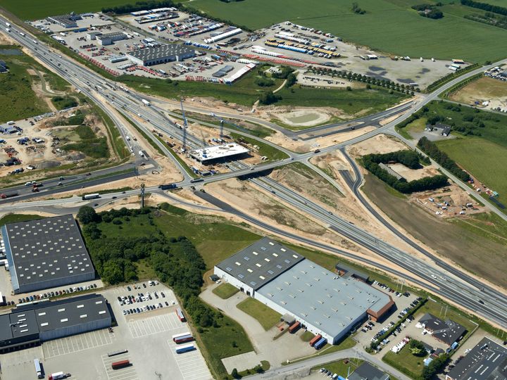 Ved Hedensted spærres broen over motorvejen fra den 19. august.