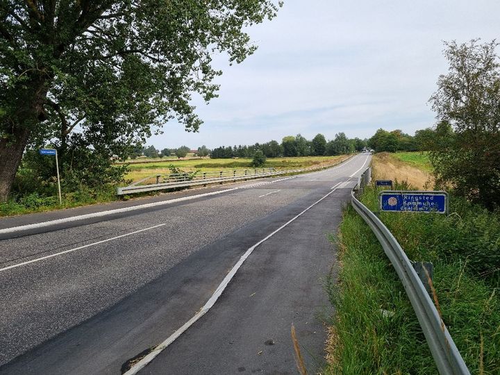 Det er tid til at udskifte belægningen på den bro, der fører Næstvedvej over Suså. Foto: Vejdirektoratet
