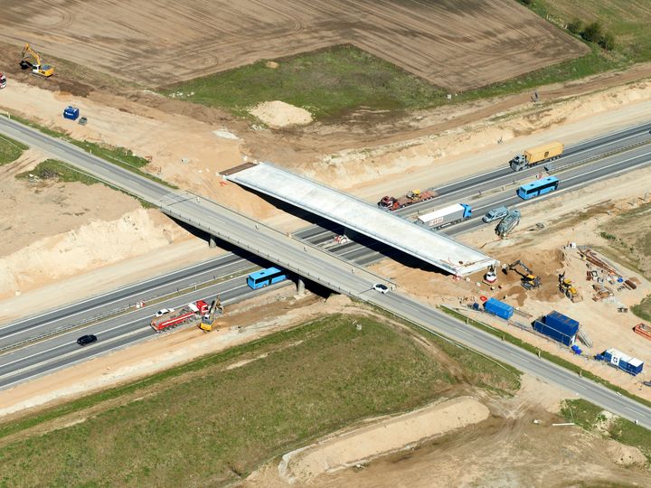 Motorvejen spærres mellem 57 Horsens S og 56b Horsens C i weekenden den 13. + 14. juni da den gamle bro på Korningvej skal rives ned.