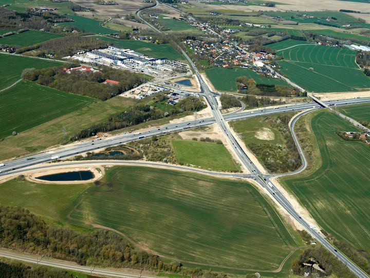 Viborgvej skal have asfaltslidlag på det stykke, der krydser over E45-motorvejen ved Tilst.