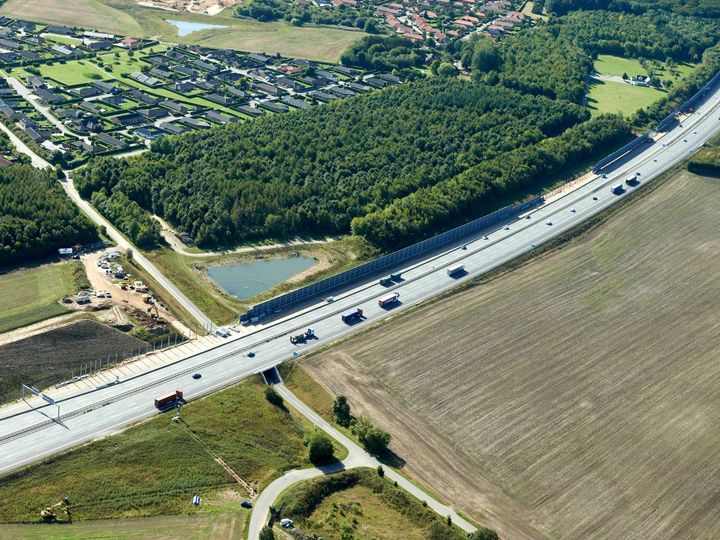 Langs E45 ved Hørning etableres 4 km støjafskærmning for de mest støjbelastede boliger.