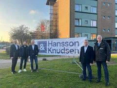 Fra venstre ses her de kommende samarbejdspartnere: Steffen Møller Borgbjerg fra FOB, Daniel Slettemose fra Hansson og Knudsen, Flemming Stenhøj Andersen fra FOB, Axel Larsen fra FOB og yderst til højre Dirk Voss fra Hansson og Knudsen.