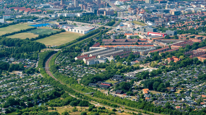 Nye overhalingsspor mellem København Syd og Bådhavnsgade skal skabe mere plads til både passagertog og godstog på den sydlige jernbanekorridor uden om Københavns Hovedbanegård.