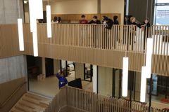 Atuarfik Inussuk blev åbnet 17. august med glæde og stolthed samt med modtagelse af de nye elever i 1. klasse.