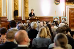 Socialborgmester Karina Vestergård Madsen er Rådhusets vært for dagen