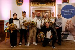 En samlet gruppe af de nominerede samt prismodtagerne 2025