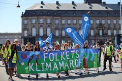 Folkets Klimamarch ved Christiansborg Slotsplads den 02. juni 2024.