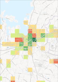 Kortet viser over- eller underskud af sikringsrumspladser i forhold til befolkningen i 1 x 1 km kvadrater. Ikke-farvede områder har ingen sikringsrum.
