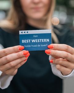 Anima foran Best Westerns hovedkontor.