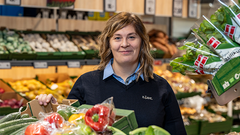 Janni Lund Vilhelmsen er butikschef i Lidls nye flagsskibsbutik, som ligger i stueetagen i Lidls nye hovedkontor ved Godsbanen i Aarhus.