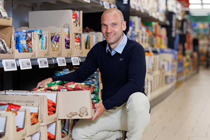 Michal Skøtt er en sand Lidl-veteran, som startede sin karriere i kæden som 16-årig. Når han torsdag d.8. august åbner butikken i Erritsø, er det fjerde gang han tager tøjlerne som butikschef hos dagligvarekæden.