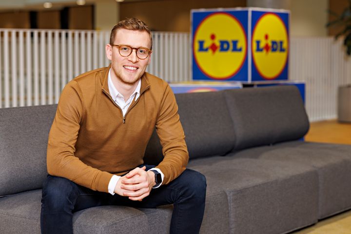 Indkøbsdirektør i Lidl, Peer Sandtner, understreger, at dagligvarekæden gerne stiller sig til rådighed for regeringen for at erfaringer med, hvordan vi kan begrænse tilgængeligheden.