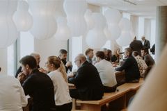 Udover oplæg på scenen bød programmet på networking og snacks.