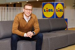 Man skal trygt kunne regne med, at man får de bedste priser hos Lidl, også i december, fortæller Peer Sandtner, indkøbsdirektør i Lidl.