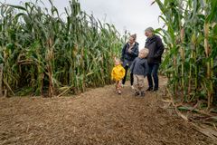 Flere valgte også at gå en tur i marken