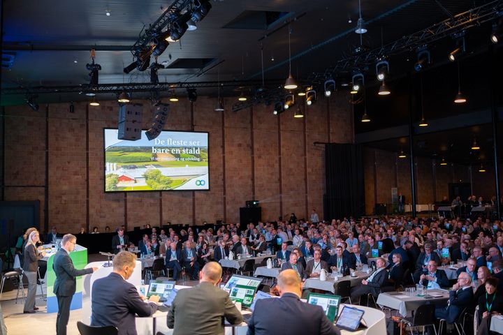 Billedet er fra Landbrug & Fødevarers delegeretmøde i 2024. På stormødet i Odense ventes mere end 4.000 deltagere