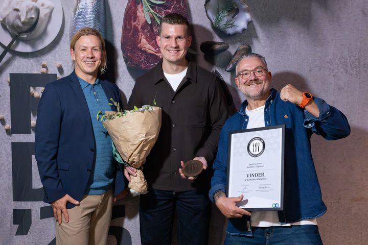 Vinderteamet fra Søstrene Grene, Kantinen i Taghaven. Sammen med Anders Nicolajsen, chef for Foodservice & Gastronomi, Landbrug & Fødevarer og ansvarlig for Kantineprisen 2026