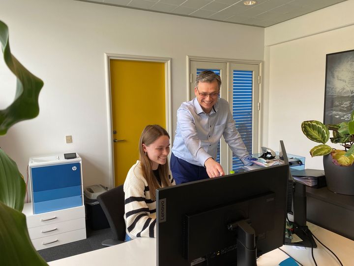 Anastasiia Riadnova arbejder nu som PA for økonomi- og administrations chef Robert Østergaard (foto) og administrerende direktør Jesper Wraae-Bess.