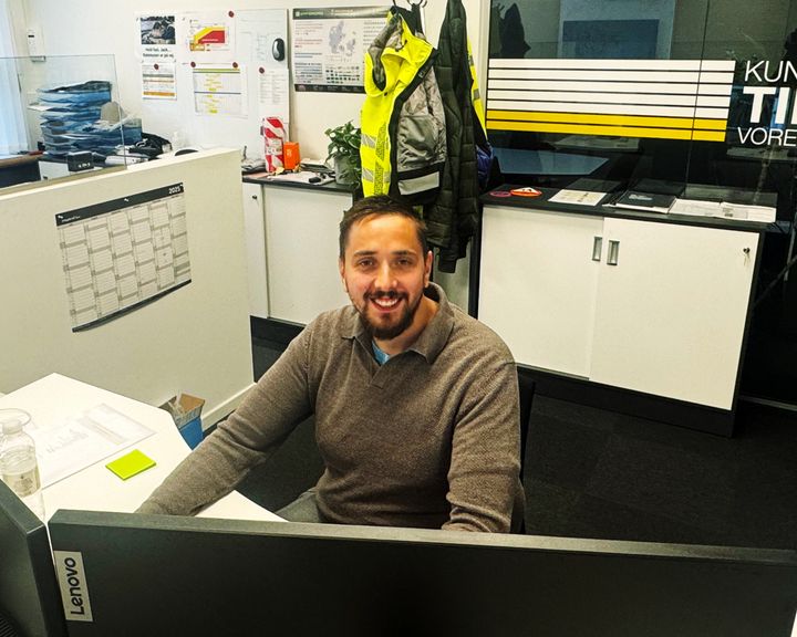 Når Saferoad Services’ team er ude på vejen, er der gået mange timers planlægning forud: ”Det er et meget komplekst planlægningsarbejde med mange variabler. Og det er netop derfor, jeg synes, det er spændende,” siger Sean Feys.