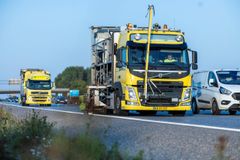 Kørebanemarkeringer sørger for at holde trafikanterne i rette spor og få trafikken til at glide. Markeringerne er afgørende for trafikanternes evne til at orientere sig – ikke mindst i vinterhalvårets mørke og våde føre.