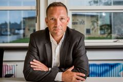 "Vores medarbejdere har lavet et flot stykke arbejde, som vi alle kan være stolte af,” siger Jesper Wraae-Bess, adm. direktør hos Saferoad Services, om den udførte kørebaneafmærkning på den nye Storstrømsbro.