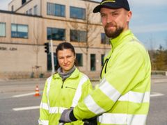 Valdemar Stefanovič og Kaja Rynasiewicz fra Polen arbejder med kørebaneafmærkninger for Saferoad Services hvert år fra påske til jul.