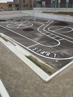 Et af Johnny Tofts tidligere projekter - cykelbane ved en legeplads i Brabrand.
