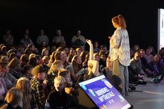 Værten Sofie Østergaard snakkede med børnene om, hvornår de savnede at føle sig hørt.