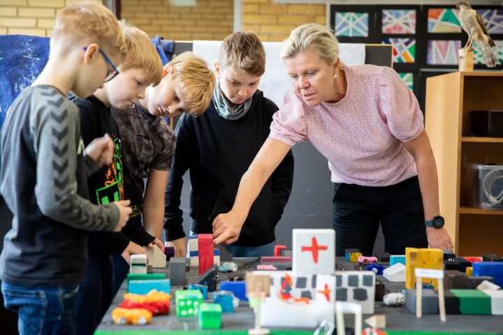 Gennem ’Playful Learning’ bliver eleverne i Billund Kommune i stand til at generere viden og udvikle kompetencer i stedet for at reproducere viden, som den traditionelle undervisning lægger op til.