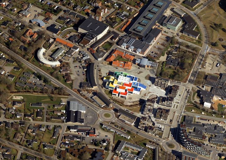 Billund Kommune og en række samarbejdspartnere inviterer til en byudviklingsmesse i Billund den 30. april 2024 kl. 16.00-19.30.