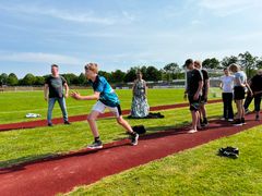 Elever fra SOLEN havde en dag fyldt med sjove atletikaktiviteter i børnehøjde arrangeret af Atletikklubben Heden. Foto: Billund Kommune