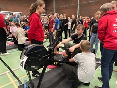 Der blev blandt andet dystet i roning under dagens Skole OL-finale i Billund Idrætscenter. Foto: Billund Kommune
