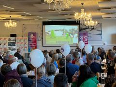 For at sætte den rigtige Skole OL stemning blev der vist en video fra årets finale ved Billund Kommune. Foto: Billund Kommune